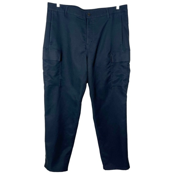 Lululemon Utilitarian Cargo Pants Mens Size 38 Black Classic Fit - Picture 1 of 9